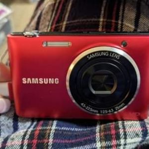 Brand New Samsung digital 16.2 MP HD camera